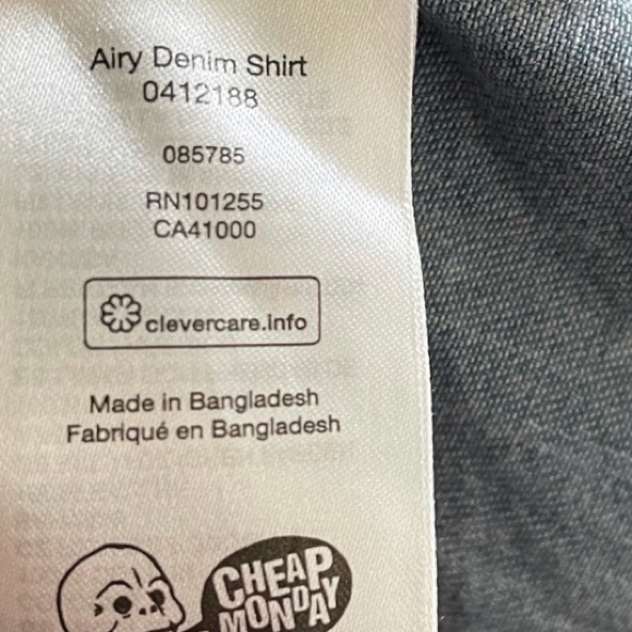 New with tags Women Cheap Monday Button Airy Denim Shirt - Picture 7 of 7